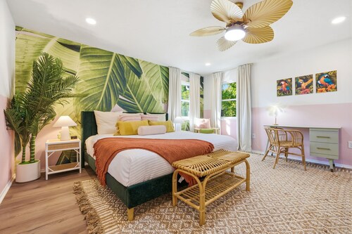 Epic Backyard - Pool - Hot Tub - Outdoor Theatre