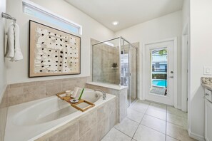 Shower, hair dryer, towels, soap - 7BD Luxury Villa w/ Pool, Ping-Pong & BBQ - Windsor Resort Access (Kissimmee)