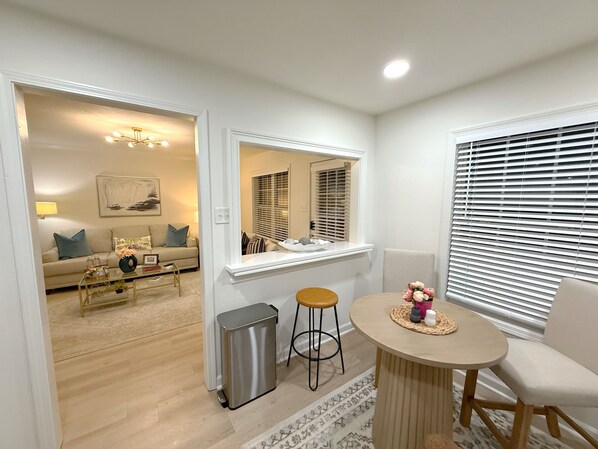 Interior - Charming 2-bedroom Condo in Oxford- 1 mile to the Square and Ole Miss (Oxford)