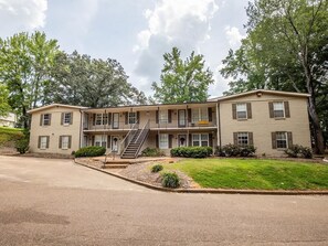 Exterior - Charming 2-bedroom Condo in Oxford- 1 mile to the Square and Ole Miss (Oxford)