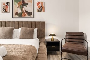 1 bedroom, iron/ironing board, WiFi, bed sheets - Central Manchester Haven | City Views | Sleeps 4 (Manchester)