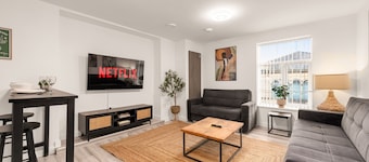 Central Manchester Haven | City Views | Sleeps 4
