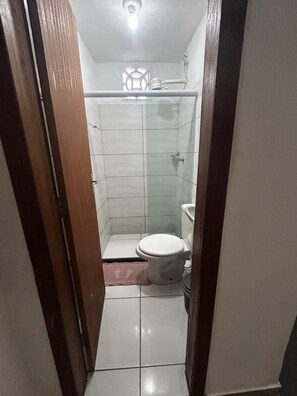 Economy Suite, Balcony, Sea View | Bathroom - Suítes Prime (Marataízes)