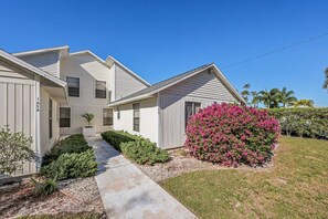 Exterior - Minutes to Beaches & Dining | 3BR/2BA North Naples (Naples)