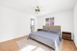 3 bedrooms, desk, iron/ironing board, travel cot - Minutes to Beaches & Dining | 3BR/2BA North Naples (Naples)