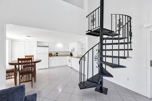 Interior - Minutes to Beaches & Dining | 3BR/2BA North Naples (Naples)