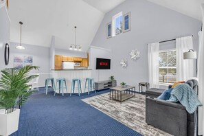 Smart TV - Magic & Friends Retreat - Near Disney, 5 Pools & Slide (Kissimmee)