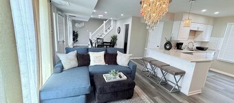 Charming 5BD 2BA with spacious yard near O'hare