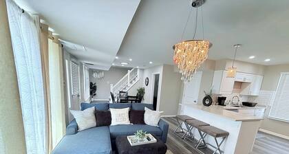 Charming 5BD 2BA with spacious yard near O'hare