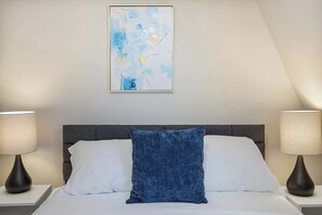 5 chambres, fer et planche à repasser, Wi-Fi, draps fournis