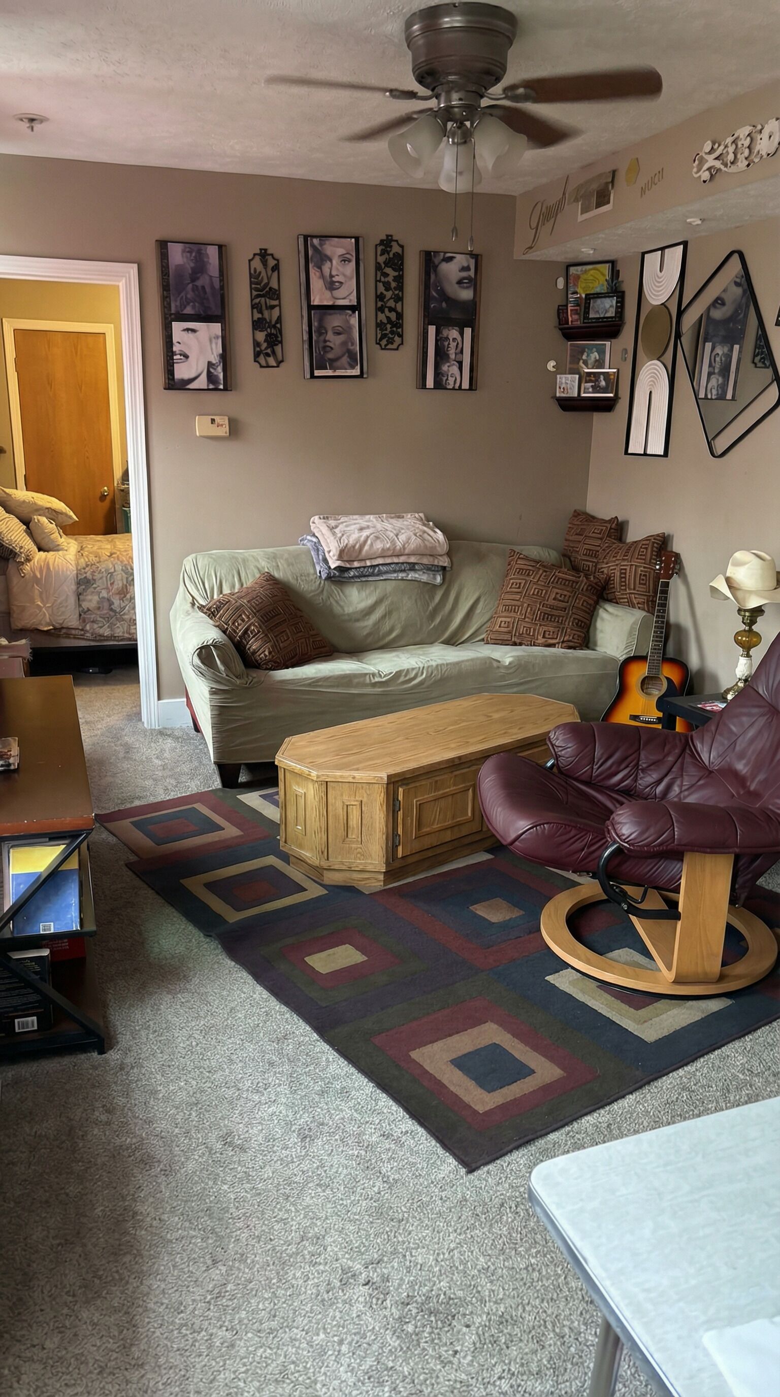 Smart TV, videojuegos, reproductor de DVD y futbolito 