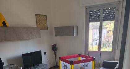 Apartment overlooking lake and Rocca Bellavi(s)ta Angera