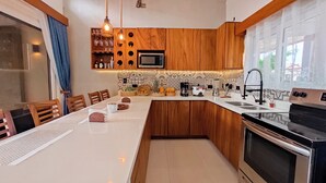 Microonde, forno, piano cottura