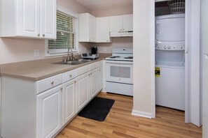 Private kitchen - Ideal 2BR for Extended Stays (Charlotte)