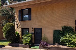Exterior - Ideal 2BR for Extended Stays (Charlotte)