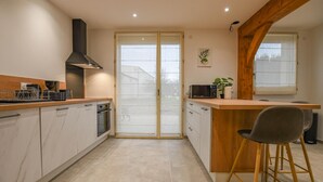 Microwave, dishwasher, high chair - Le Petit Chez Thérèse - FONTAINE LES GRES (FONTAINE LES GRES)