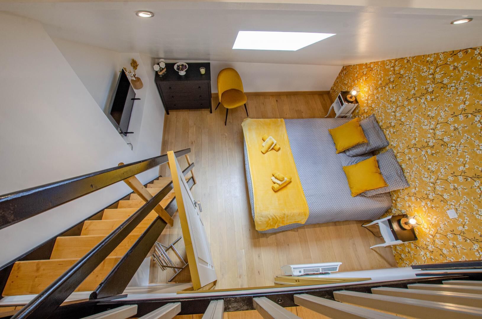 6 bedrooms, travel crib, free WiFi