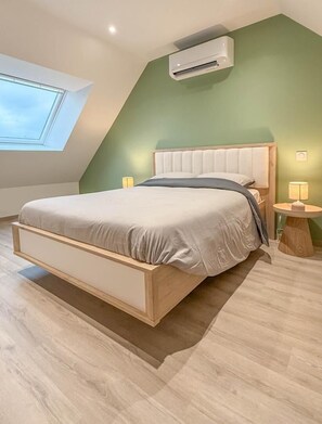 4 bedrooms, travel cot, free WiFi - Le Grand Chez Thérèse - FONTAINE LES GRES (FONTAINE LES GRES)