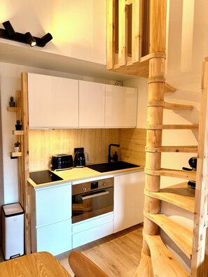 Coffee/tea maker, fridge, microwave, oven - Charming duplex | 2-4 persons | Near La Plagne resort (Aime-la-Plagne)