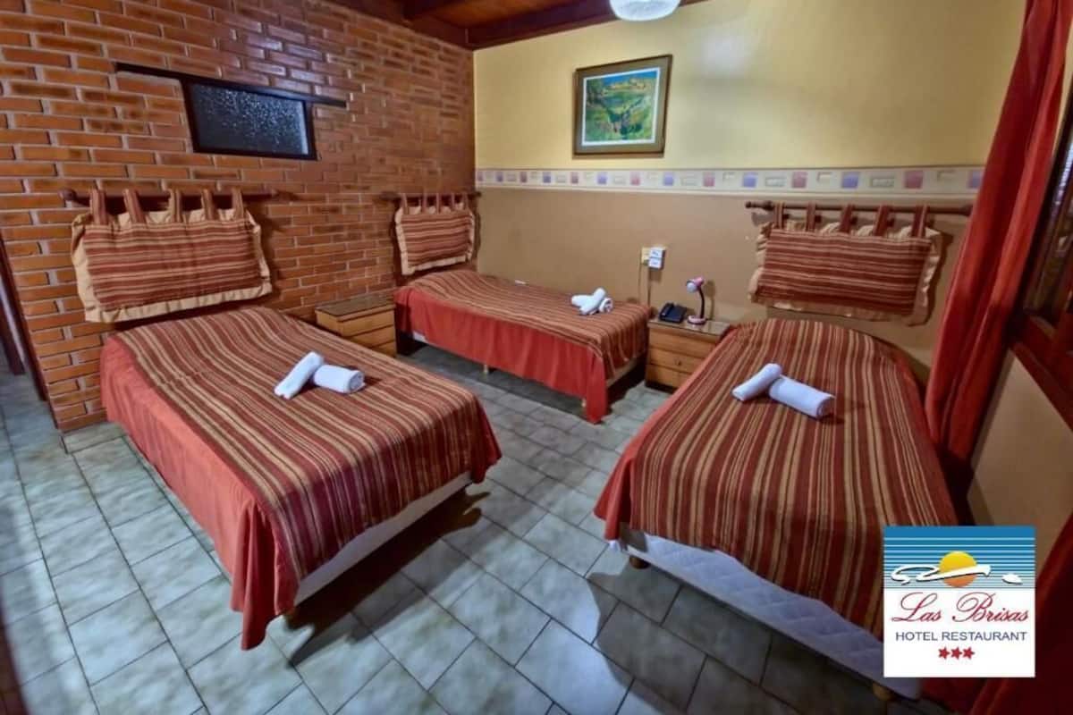 Chambre Triple Standard, vue cour intérieure | Coffres-forts dans les chambres, Wi-Fi gratuit