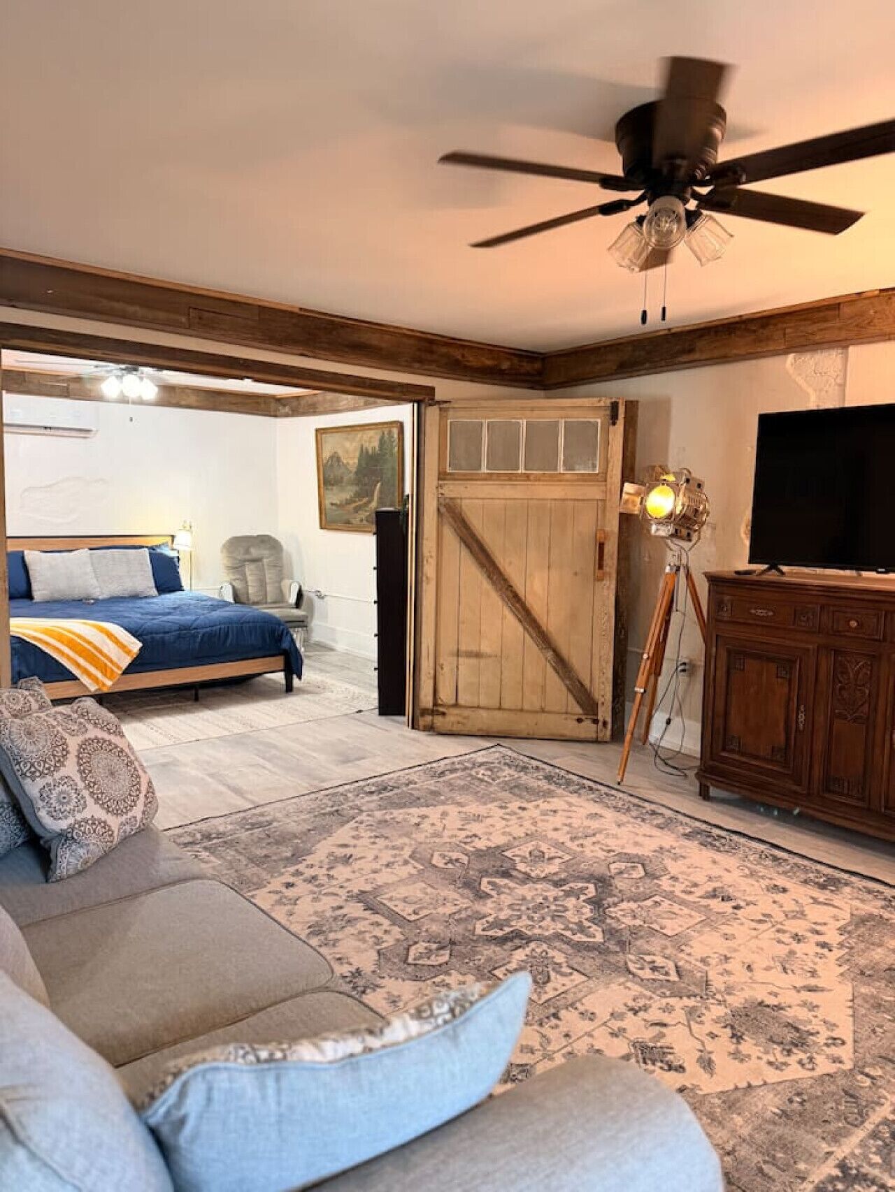 1 camera, Wi-Fi, lenzuola