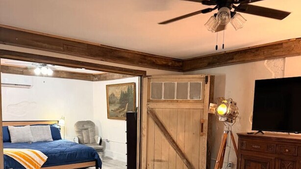 1 bedroom, WiFi, bed sheets - The Phenix by Raven`s Keep (Jackson)