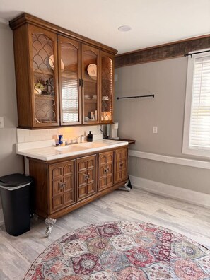 Interior - The Phenix by Raven`s Keep (Jackson)