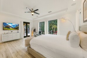 6 bedrooms, desk, iron/ironing board, free WiFi - Melrose Place: Pool, Spa, Fire Pit, Gameroom, EV! (Indio)