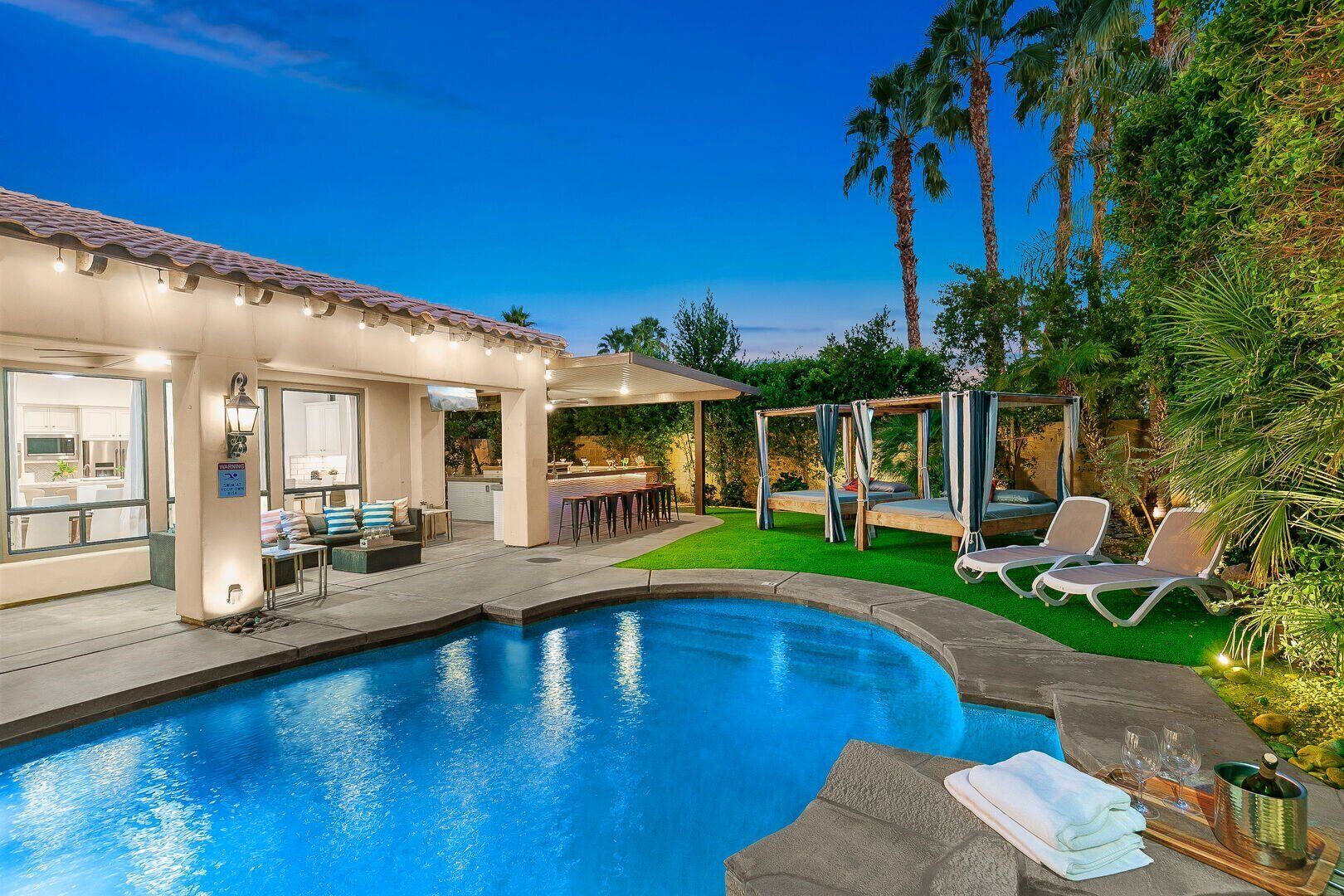 Et oppvarmet basseng