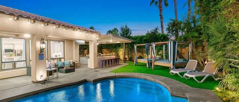 Et oppvarmet basseng