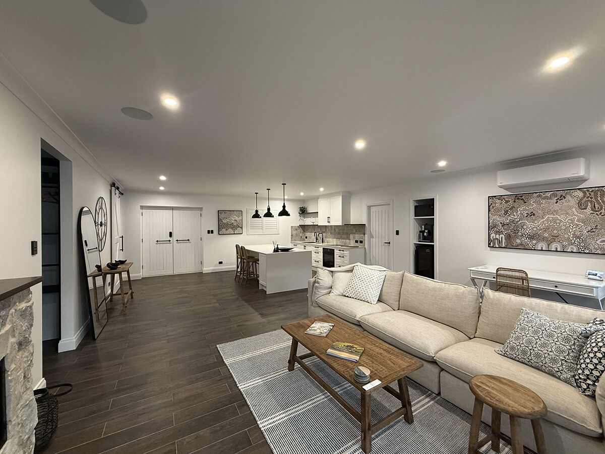 Télévision, cheminée