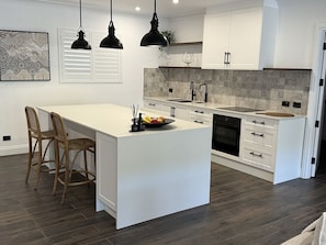 Microwave, oven, stovetop, dishwasher - ESCAPE THE ORDINARY
Experience Dawsons Retreat, the ultimate escape. (Blewitt Springs)