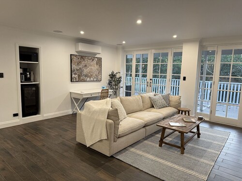 ESCAPE THE ORDINARY 
Experience Dawsons Retreat, the ultimate escape.