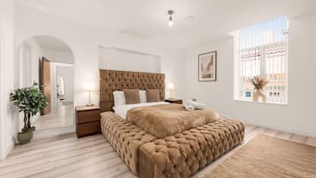 2 quartos, ferros/tábuas de passar roupa, Wi-Fi, roupa de cama