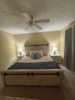 2 bedrooms, WiFi, bed sheets - Sunshine & Salt Air - 2-Story Condo Walk to Beach (Myrtle Beach)