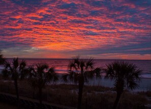 Beach nearby - Sunshine & Salt Air - 2-Story Condo Walk to Beach (Myrtle Beach)