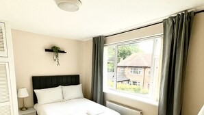 2 Schlafzimmer, Bügeleisen/Bügelbrett, kostenloses WLAN, Bettwäsche