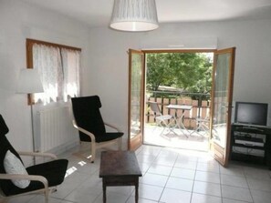Living area - La Plaine Guillaume - TEYRAN (TEYRAN)
