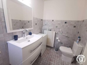 Bathroom - Le Micocoulier - COURNONSEC (COURNONSEC)