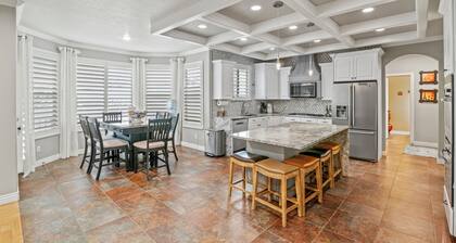 Spacious 6-bedroom house in gorgeous Saratoga Springs