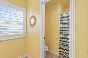 Interior - Spacious 6-bedroom house in gorgeous Saratoga Springs (Saratoga Springs)