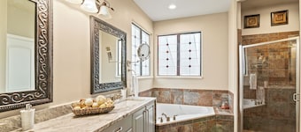 Spacious 6-bedroom house in gorgeous Saratoga Springs