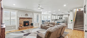 Spacious 6-bedroom house in gorgeous Saratoga Springs