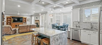 Spacious 6-bedroom house in gorgeous Saratoga Springs
