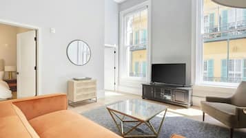 Studio (4 Bedrooms) | Interior