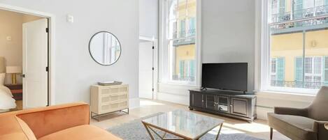 Studio (4 Bedrooms) | Interior