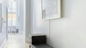 Studio (4 Bedrooms) | Interieur