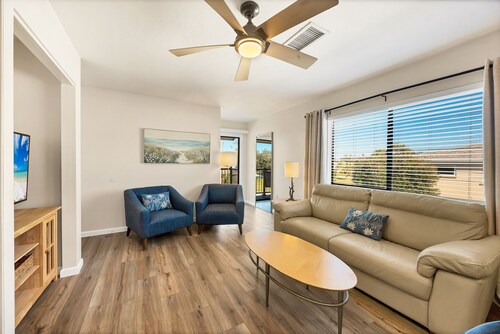 Beach House Barcelona E- 3MINUTE WALK TO THE BEACH, clean & cozy