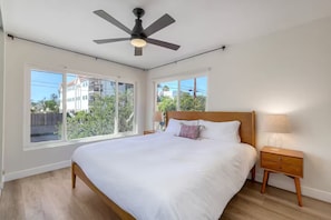 4 habitaciones, tabla de planchar con plancha, wifi y ropa de cama 