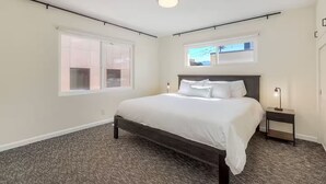 2 bedrooms, iron/ironing board, WiFi, bed sheets - Hillcrest City Living Near Top Attractions! (San Diego)